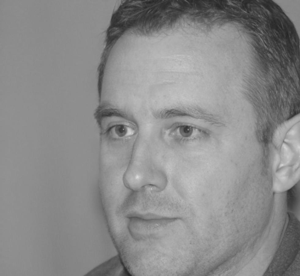 Carlos Martínez, Cliente de tralexivornamire
